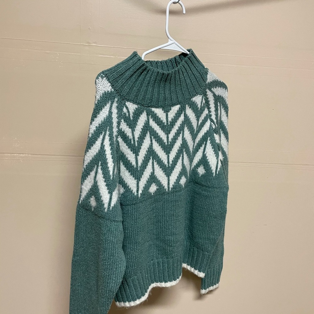 Women’s sweater new